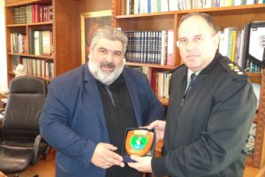 Τον Αντιπεριφερειάρχη της Π.Ε. Κοζάνης Παναγιώτη Πλακεντά, επισκέφθηκε σήμερα το μεσημέρι ο νέος Υποδιοικητής του 3ου Σώματος Στρατού Υποστράτηγος Προκόπης Καρατζέτζος