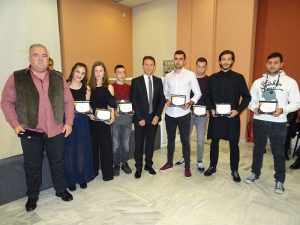 Η Περιφέρεια Δυτικής Μακεδονίας βράβευσε τους διακριθέντες αθλητές και αθλήτριες της Π.Ε. Κοζάνης