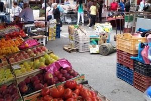Εντείνονται οι έλεγχοι στις λαϊκές αγορές από μικτά κλιμάκια των αρμόδιων υπηρεσιών της Περιφέρειας Δυτικής Μακεδονίας. Στόχος η καλύτερη και εύρυθμη λειτουργία προς όφελος των πολιτών