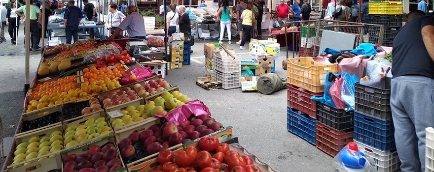 Εντείνονται οι έλεγχοι στις λαϊκές αγορές από μικτά κλιμάκια των αρμόδιων υπηρεσιών της Περιφέρειας Δυτικής Μακεδονίας. Στόχος η καλύτερη και εύρυθμη λειτουργία προς όφελος των πολιτών