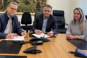 Υπογραφή Σύμβασης για τη Συντήρηση των τμημάτων Ε.Ο. επί των οδών Λαρίσης και Καραμανλή στην πόλη της Κοζάνης από τον Περιφερειάρχη Δυτικής Μακεδονίας 3