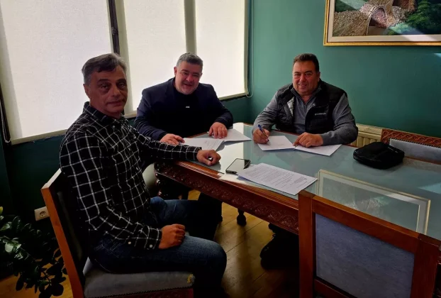 Υπογραφή Σύμβασης για την «Αποκατάσταση βλαβών σε τεχνικά της επαρχιακής οδού Τρανοβάλτου - Ελάτης»