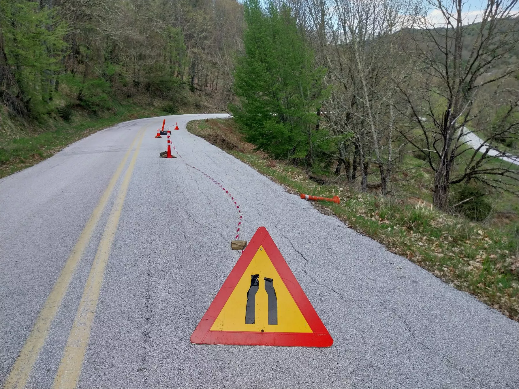 Αυτοψία στον Δίλοφο Βοΐου: Άμεση ανάγκη αποκατάστασης λόγω επικινδυνότητας της δημοτικής οδού #1