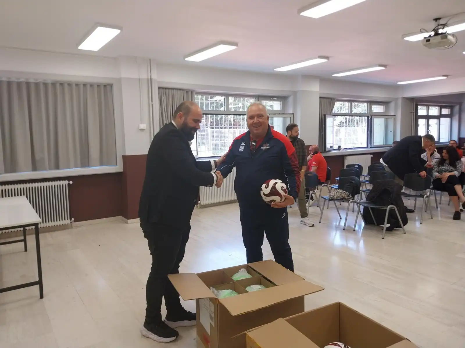 Ξεκίνησε η διανομή αθλητικού εξοπλισμού στις σχολικές μονάδες της Π.Ε. Κοζάνης