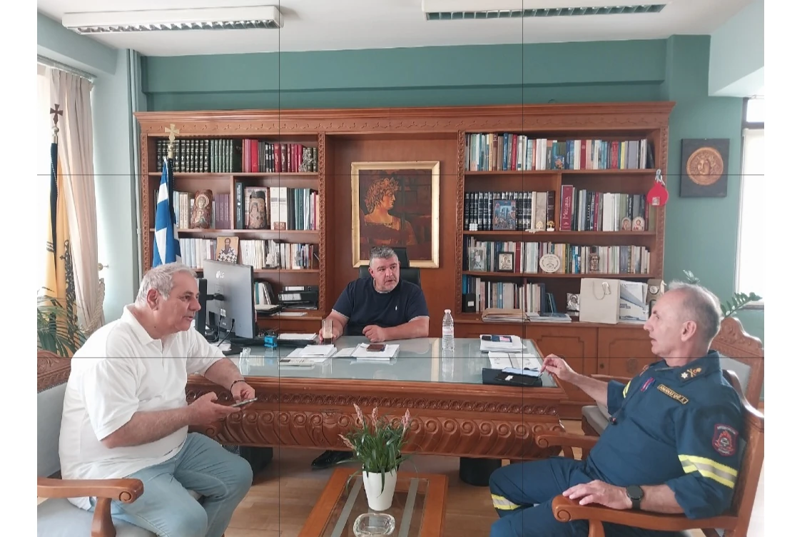 Σύσκεψη εργασίας του Αντιπεριφερειάρχη Π.Ε. Κοζάνης Κωνσταντίνου Βύζα με την Πυροσβεστική και την Πολιτική Προστασία